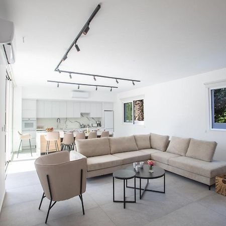 Kube Luxury Villas Ayia Napa Exteriör bild