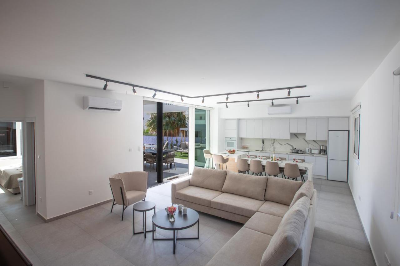 Kube Luxury Villas Ayia Napa Exteriör bild