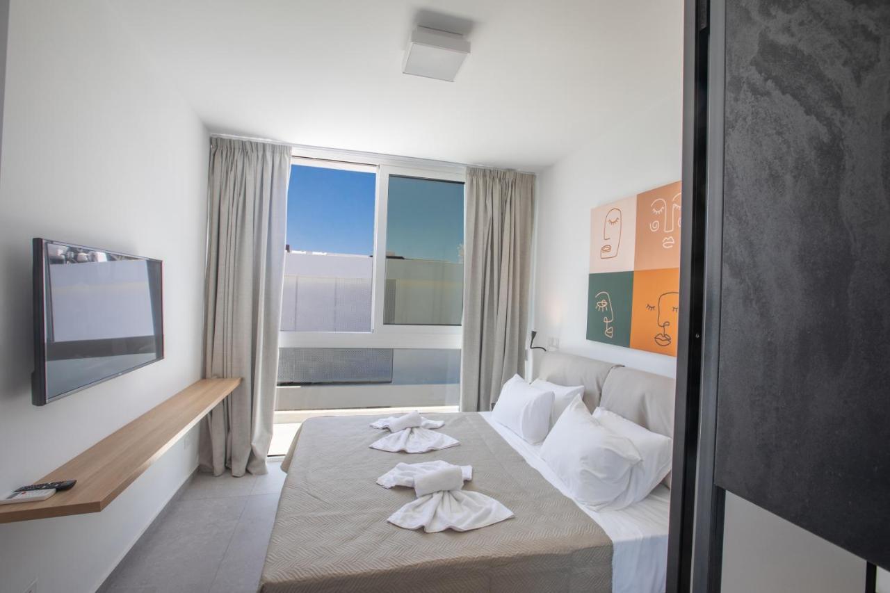 Kube Luxury Villas Ayia Napa Exteriör bild